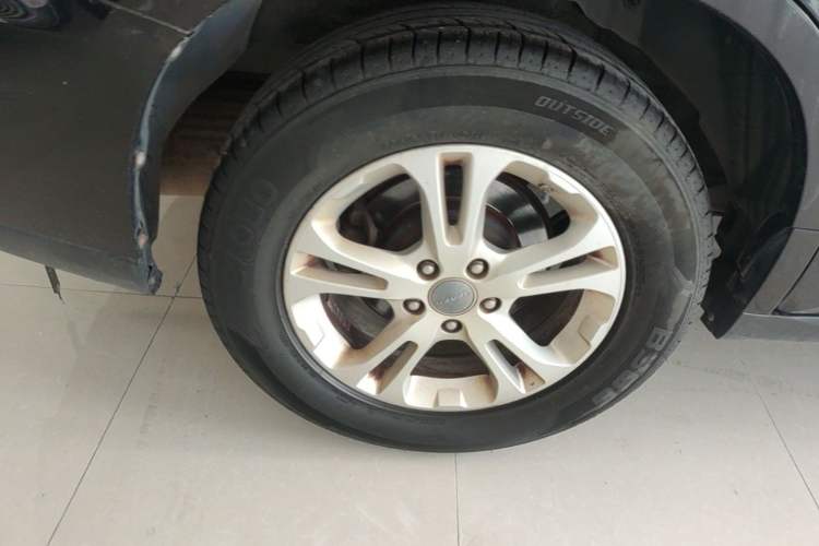 Used Haval M6 2017 1.5T Automatic Two-Wheel Drive Elite Model Right Rear Wheel Hub