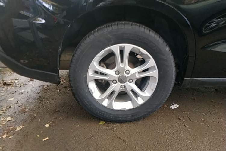 Used Haval M6 2017 1.5T Automatic Two-Wheel Drive Elite Model Right Rear Wheel Hub