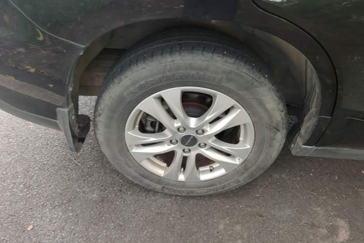 Used Haval M6 2017 1.5T Automatic Two-Wheel Drive Elite Model Right Rear Wheel Hub