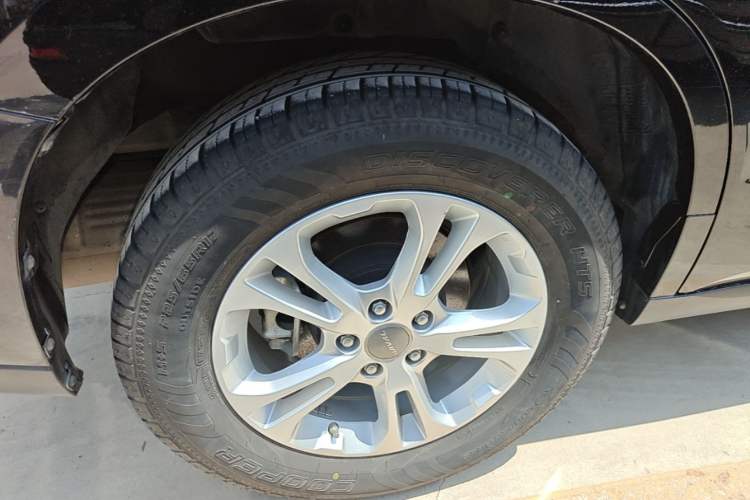Used Haval M6 2017 1.5T Automatic Two-Wheel Drive Elite Model Right Rear Wheel Hub