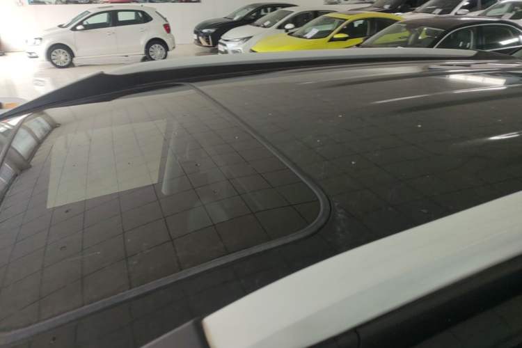 Used Haval M6 2017 1.5T Automatic Two-Wheel Drive Elite Model Roof
