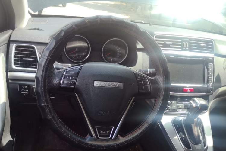 Used Haval M6 2017 1.5T Automatic Two-Wheel Drive Elite Model Steering Wheel