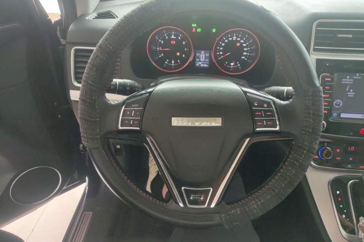 Used Haval M6 2017 1.5T Automatic Two-Wheel Drive Elite Model Steering Wheel