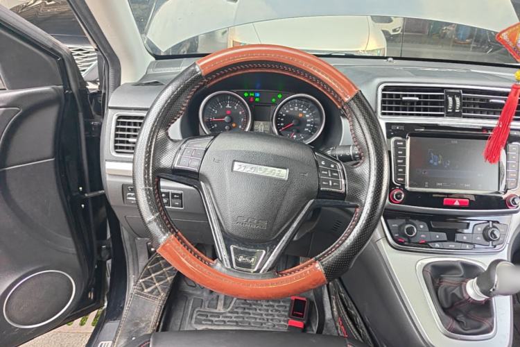 Used Haval M6 2017 1.5T Manual Two-Wheel Drive Elite Model Steering Wheel