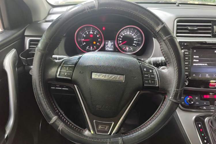 Used Haval M6 2017 1.5T Automatic Two-Wheel Drive Elite Model Steering Wheel