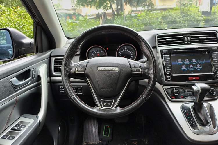 Used Haval M6 2017 1.5T Automatic Two-Wheel Drive Elite Model Steering Wheel
