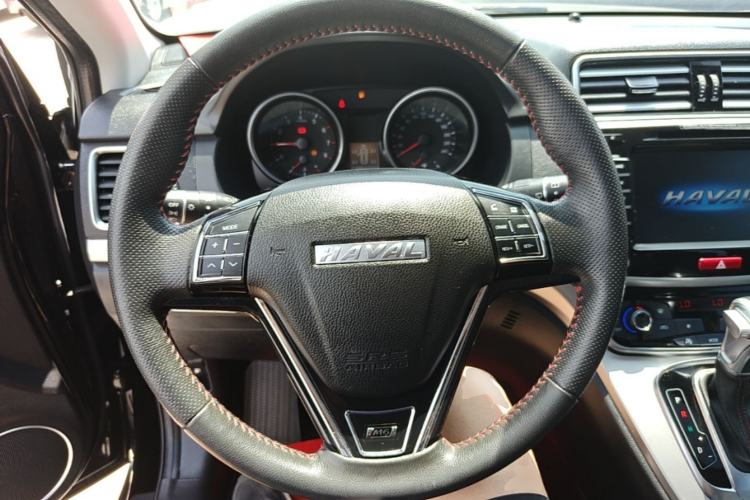 Used Haval M6 2017 1.5T Automatic Two-Wheel Drive Elite Model Steering Wheel