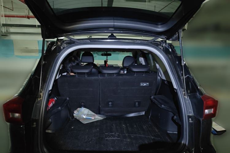 Used Haval M6 2017 1.5T Manual Two-Wheel Drive Elite Model Trunk
