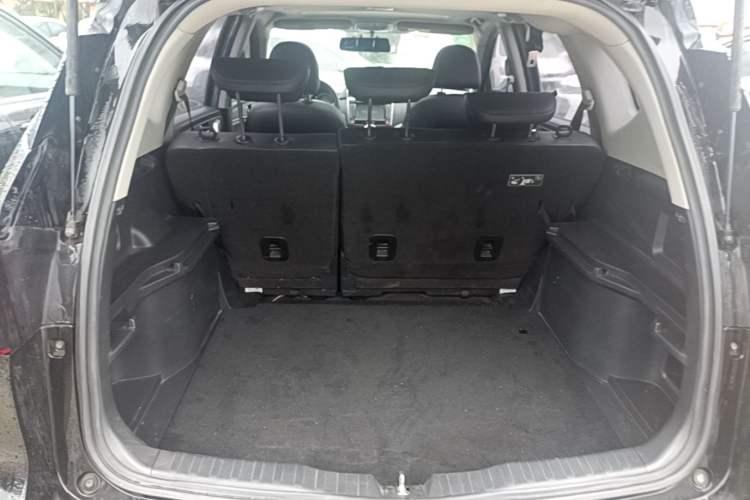Used Haval M6 2017 1.5T Automatic Two-Wheel Drive Elite Model Trunk
