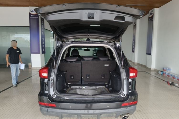 Used Haval M6 2017 1.5T Automatic Two-Wheel Drive Elite Model Trunk
