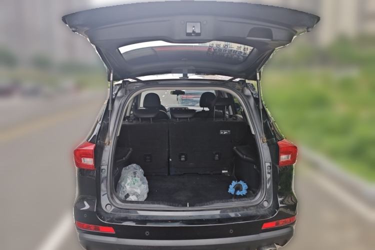 Used Haval M6 2017 1.5T Automatic Two-Wheel Drive Elite Model Trunk
