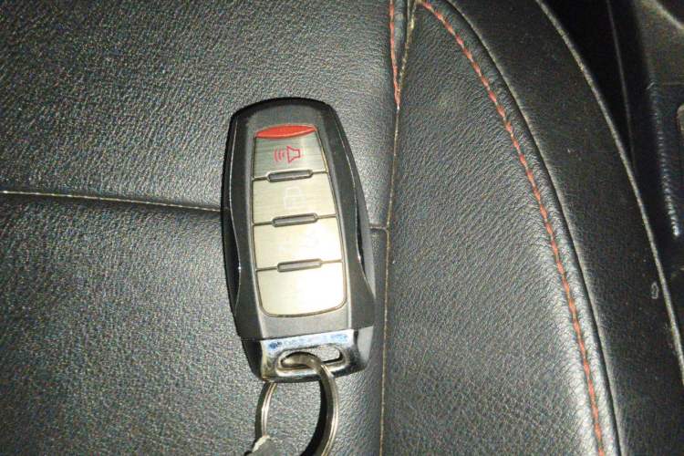 Used Haval M6 2017 1.5T Automatic Two-Wheel Drive Prestige Model Vehicle Key