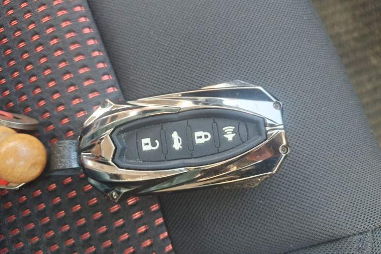 Used Haval M6 2017 1.5T Automatic Two-Wheel Drive Urban Model Vehicle Key