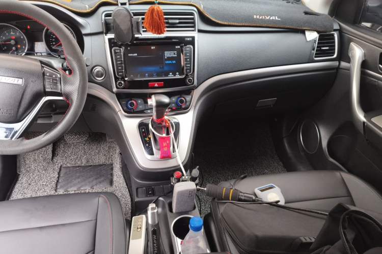 Used Haval M6 2017 1.5T Automatic Two-Wheel Drive Elite Model Audio And AC Panel