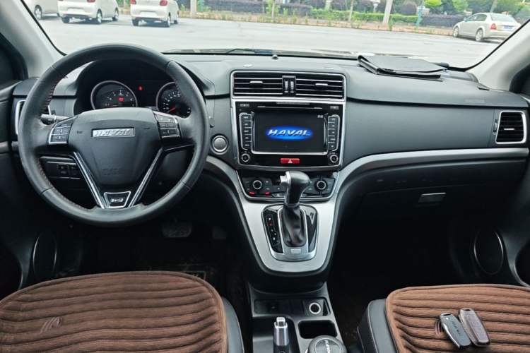 Used Haval M6 2017 1.5T Automatic Two-Wheel Drive Elite Model Center Console