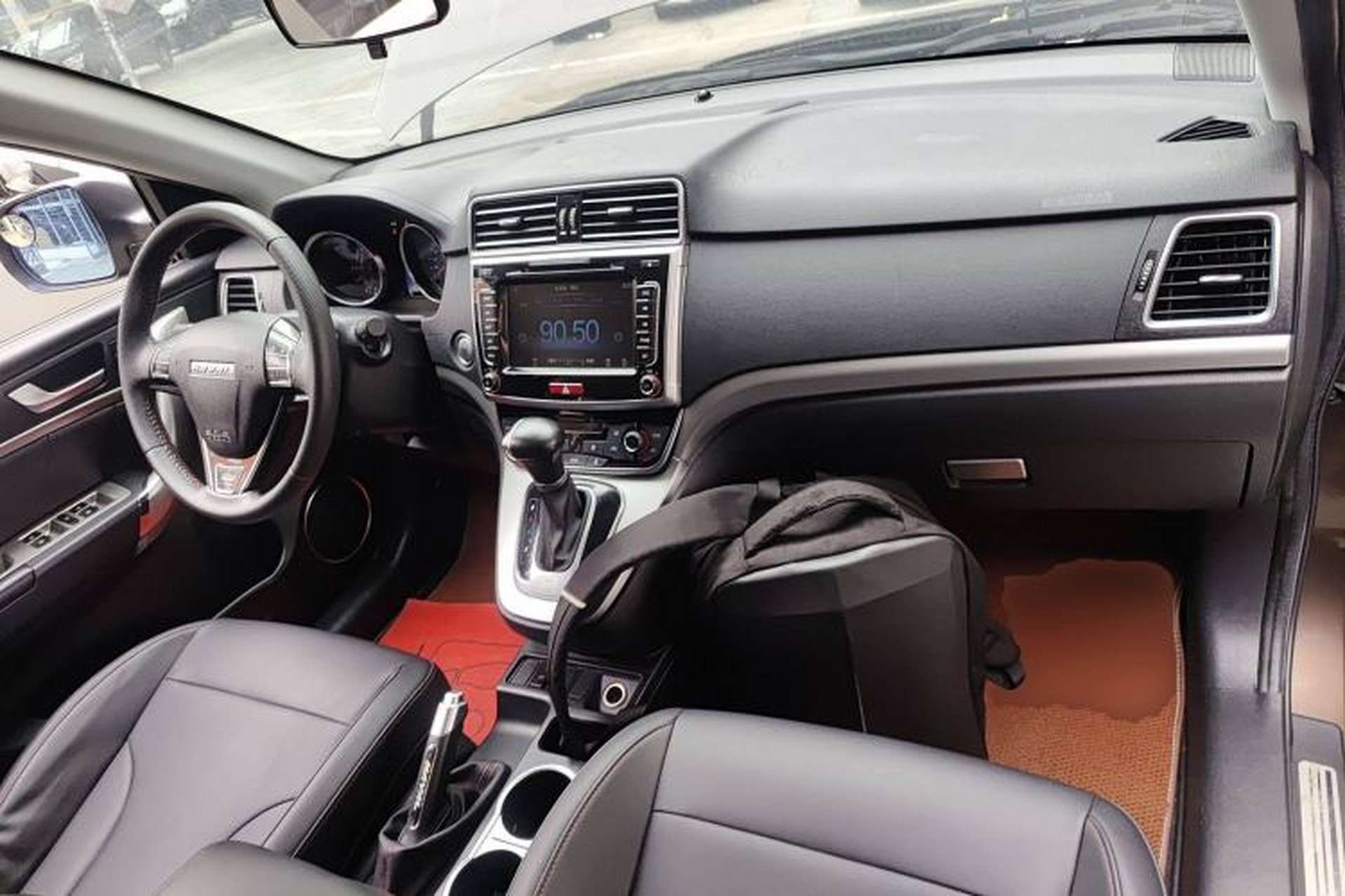 Used Haval M6 2017 1.5T Automatic Two-Wheel Drive Elite Model Center Console