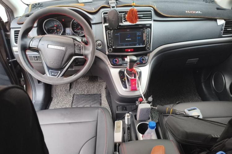 Used Haval M6 2017 1.5T Automatic Two-Wheel Drive Elite Model Center Console