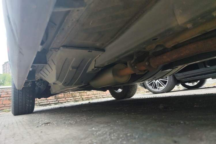 Used Haval M6 2017 1.5T Manual Two-Wheel Drive Elite Model Chassis Front Right