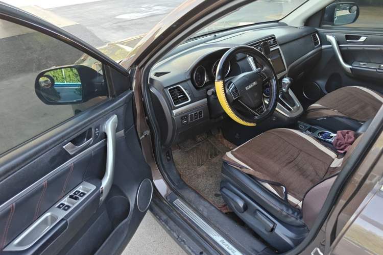 Used Haval M6 2017 1.5T Automatic Two-Wheel Drive Elite Model Driver Seat