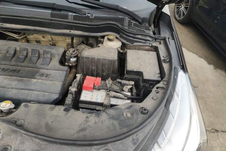 Used Haval M6 2017 1.5T Manual Two-Wheel Drive Elite Model Engine Bay Left