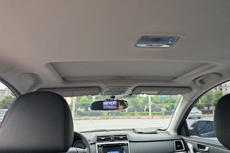 Used Haval M6 2017 1.5T Automatic Two-Wheel Drive Elite Model Headliner