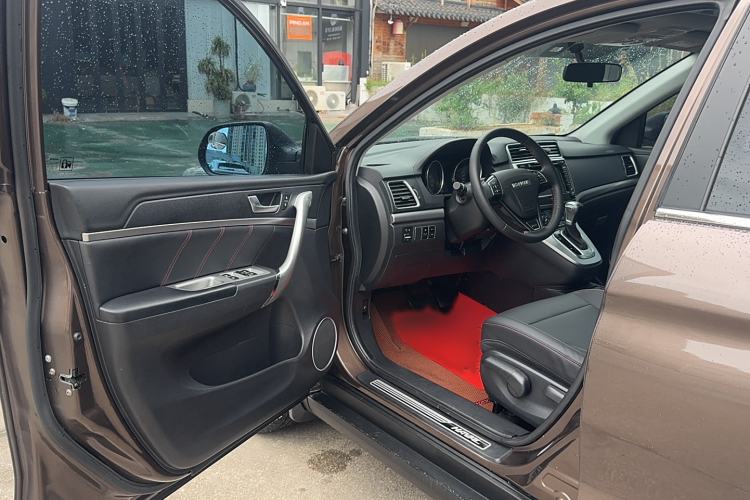 Used Haval M6 2017 1.5T Automatic Two-Wheel Drive Elite Model Interior 2