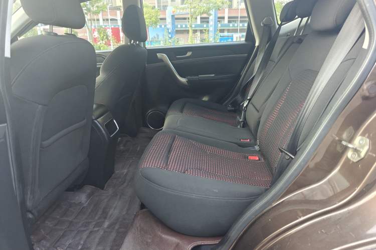 Used Haval M6 2017 1.5T Automatic Two-Wheel Drive Elite Model Interior 3