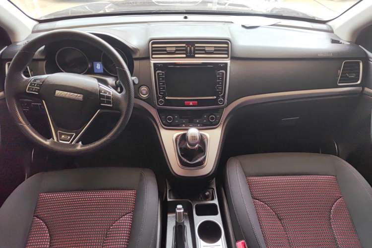 Used Haval M6 2017 1.5T Manual Two-Wheel Drive Urban Version Interior 3