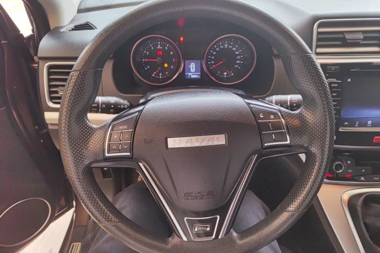 Used Haval M6 2017 1.5T Manual Two-Wheel Drive Urban Version Interior 4