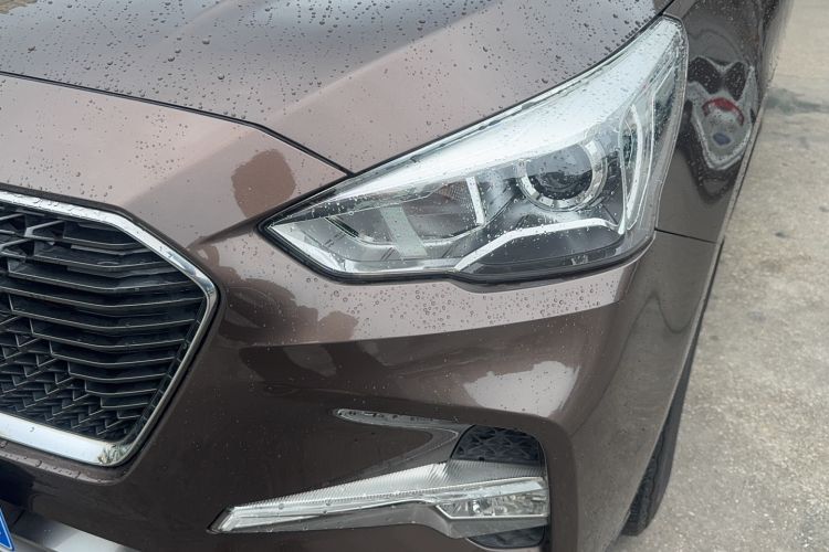 Used Haval M6 2017 1.5T Automatic Two-Wheel Drive Elite Model Left Front Headlight