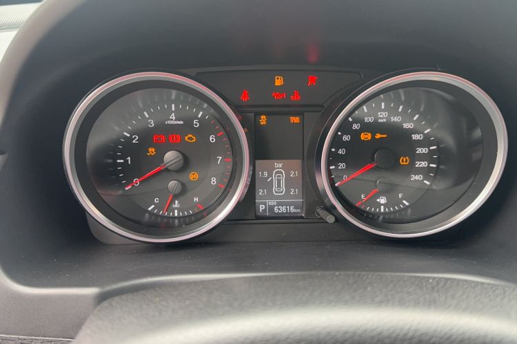 Used Haval M6 2017 1.5T Automatic Two-Wheel Drive Elite Model Odometer Close Up