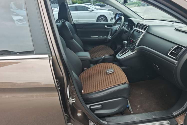 Used Haval M6 2017 1.5T Automatic Two-Wheel Drive Elite Model Right Front Seat
