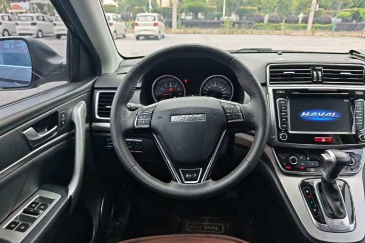 Used Haval M6 2017 1.5T Automatic Two-Wheel Drive Elite Model Steering Wheel