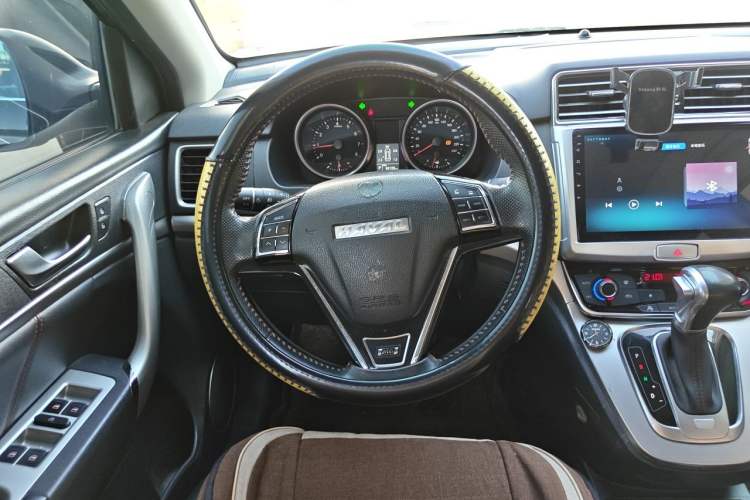 Used Haval M6 2017 1.5T Automatic Two-Wheel Drive Elite Model Steering Wheel