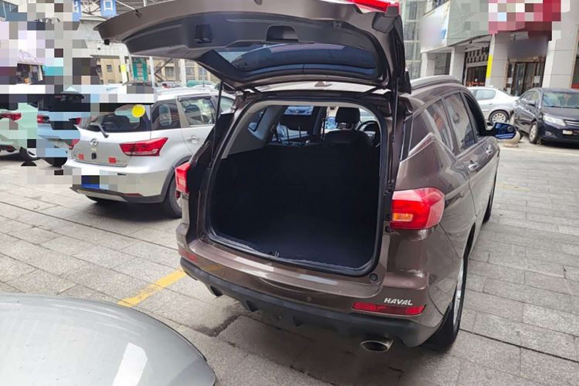 Used Haval M6 2017 1.5T Automatic Two-Wheel Drive Elite Model Trunk