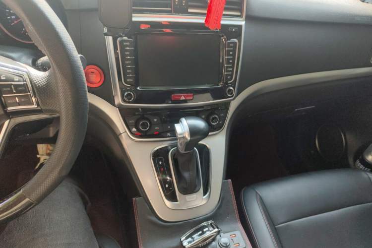 Used Haval M6 2017 1.5T Automatic Two-Wheel Drive Elite Model Audio And AC Panel