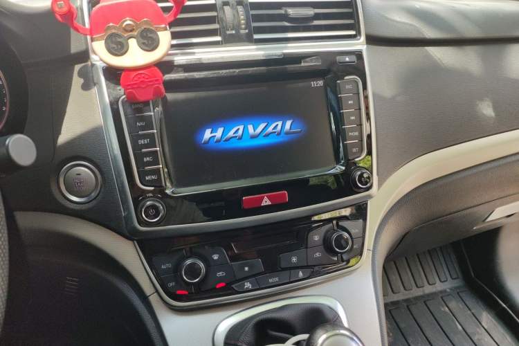 Used Haval M6 2017 1.5T Manual Two-Wheel Drive Elite Model Audio And AC Panel