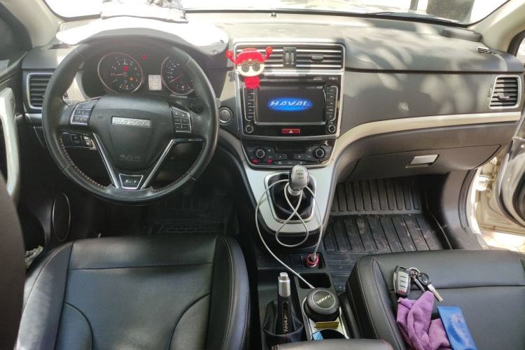 Used Haval M6 2017 1.5T Manual Two-Wheel Drive Elite Model Center Console