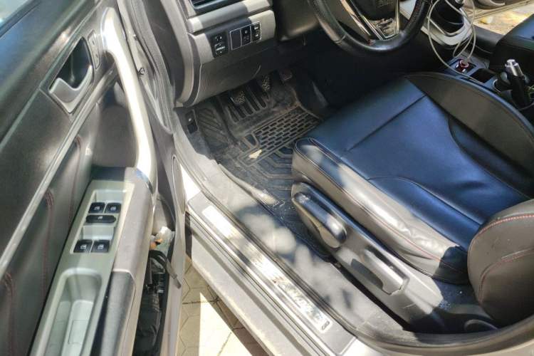 Used Haval M6 2017 1.5T Manual Two-Wheel Drive Elite Model Driver Seat