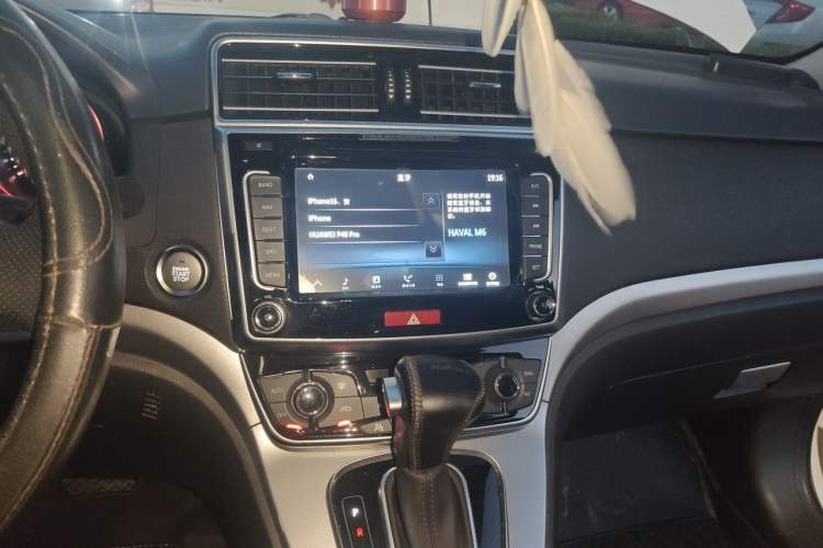 Used Haval M6 2017 1.5T Automatic Two-Wheel Drive Elite Model Audio And AC Panel