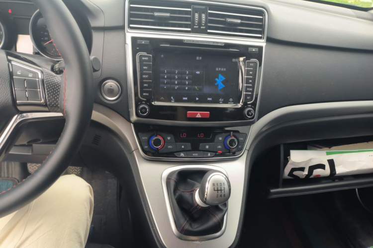 Used Haval M6 2017 1.5T Manual Two-Wheel Drive Urban Version Audio And AC Panel