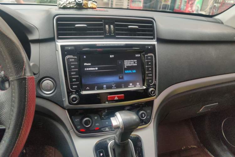 Used Haval M6 2017 1.5T Automatic Two-Wheel Drive Elite Model Audio And AC Panel
