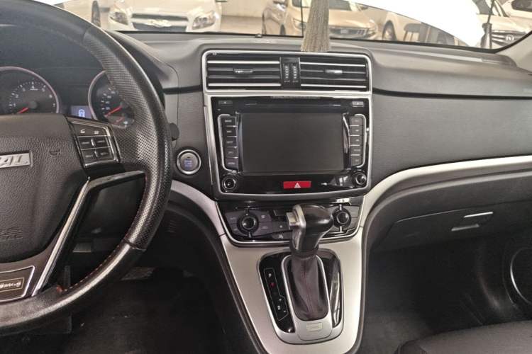 Used Haval M6 2017 1.5T Automatic Two-Wheel Drive Elite Model Audio And AC Panel