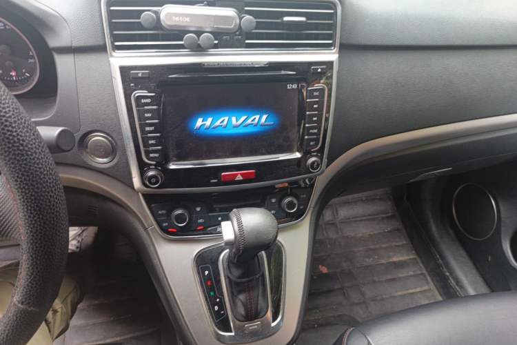 Used Haval M6 2017 1.5T Automatic Two-Wheel Drive Elite Model Audio And AC Panel
