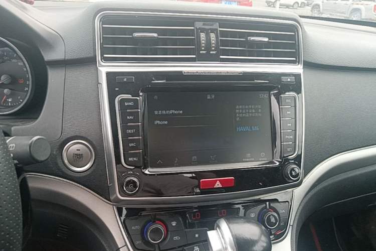 Used Haval M6 2017 1.5T Automatic Two-Wheel Drive Prestige Model Audio And AC Panel