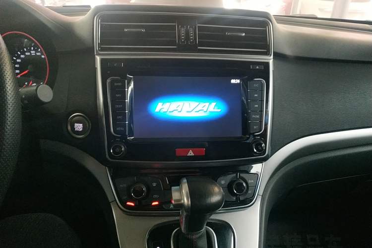 Used Haval M6 2017 1.5T Automatic Two-Wheel Drive Elite Model Audio And AC Panel