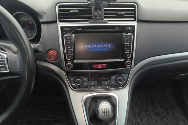 Used Haval M6 2017 1.5T Manual Two-Wheel Drive Elite Model Audio And AC Panel