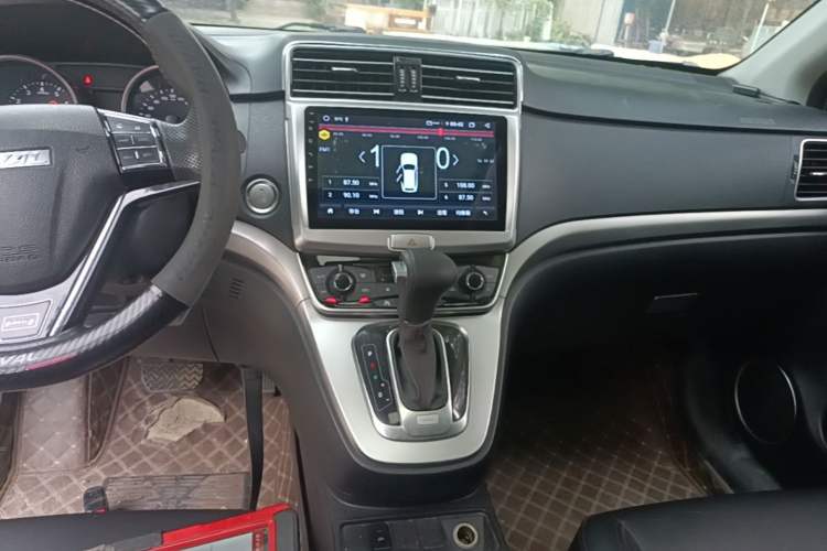 Used Haval M6 2017 1.5T Automatic Two-Wheel Drive Elite Model Audio And AC Panel