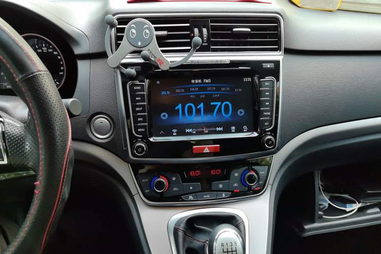 Used Haval M6 2017 1.5T Manual Two-Wheel Drive Urban Version Audio And AC Panel