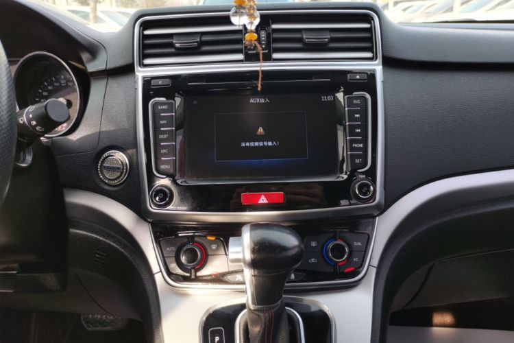 Used Haval M6 2017 1.5T Automatic Two-Wheel Drive Elite Model Audio And AC Panel